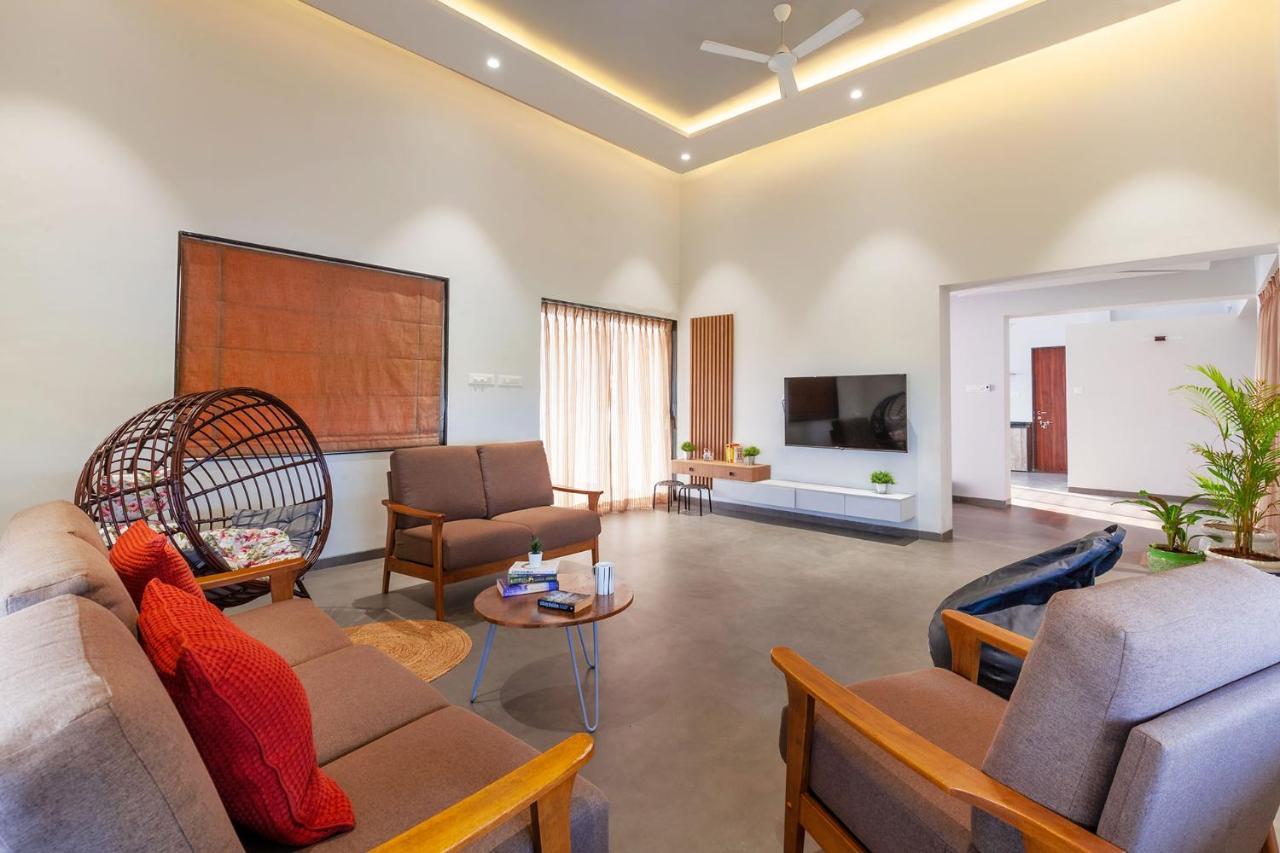 Stayvista'S Eva Villa - Lakeside Luxury With Modern Decor, Pool & Expansive Lawn - Near Sula Nashik Exterior photo