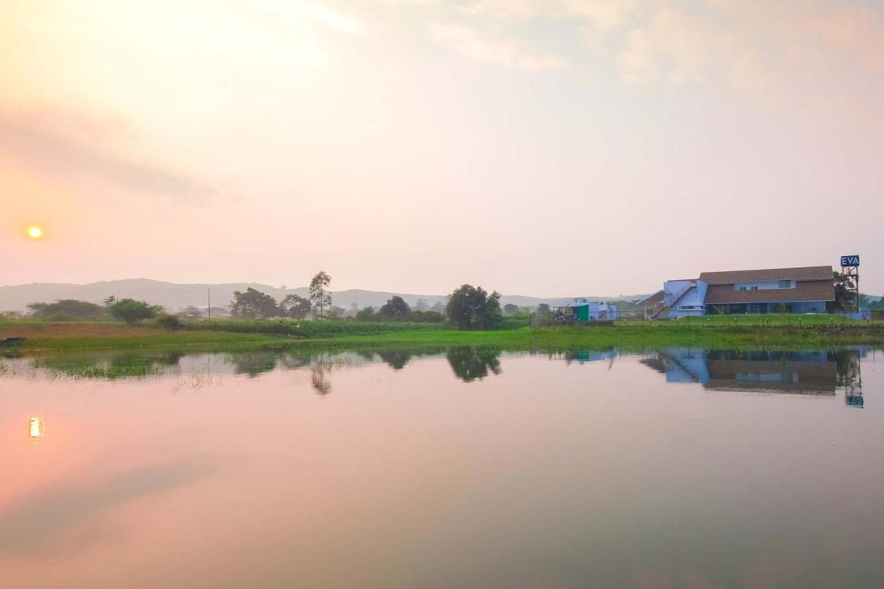 Stayvista'S Eva Villa - Lakeside Luxury With Modern Decor, Pool & Expansive Lawn - Near Sula Nashik Exterior photo